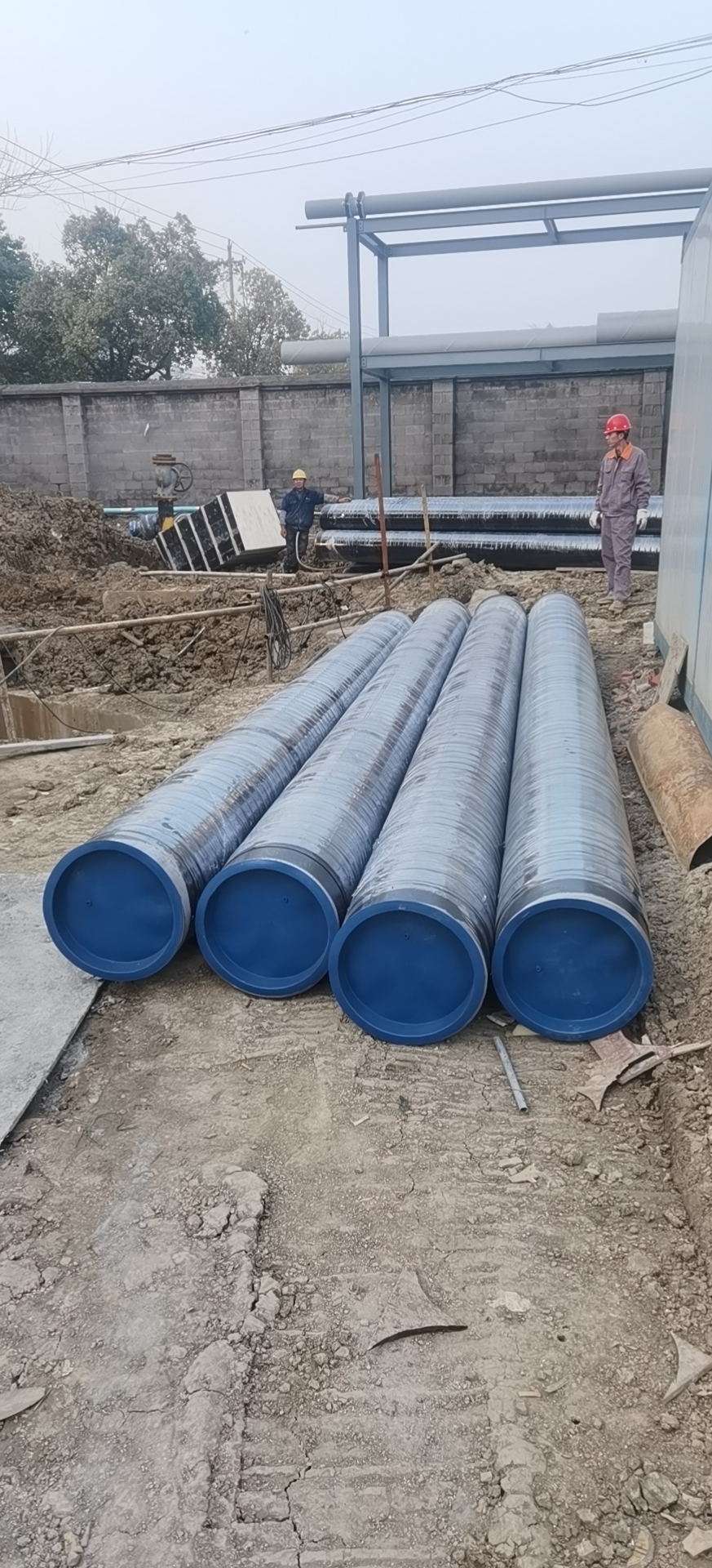溧阳市氧气输送项目  采用DN300不锈钢外防腐加强级3EP直缝钢管 施工现场